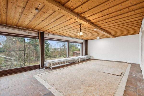 Anbau-ehemaliges Schwimmbad