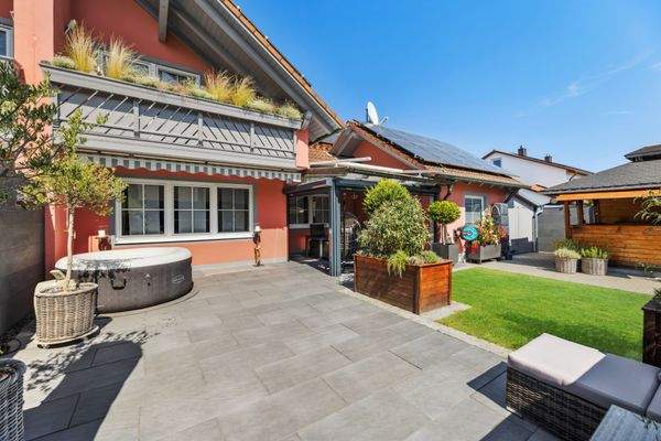 Terrasse und Whirlpool