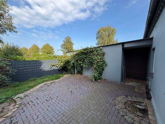 geschützte Terr. Zugang Außen-Abstellraum