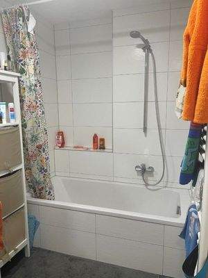 Badezimmer mit Wanne