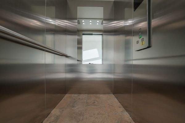 Aufzug in das 1. Obergeschoss