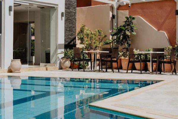 Kreta, Agia Galini: Hotel mit 29 Zimmern zu verkaufen