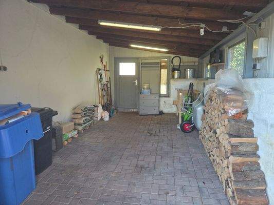 Geschlossener Carport.jpg