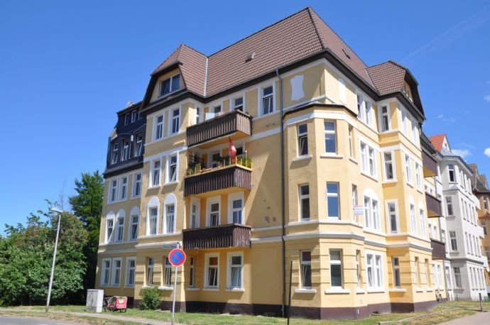 Renovierte großzügige 3 - Zimmerwohnung im DG in der Tribseer Vorstadt.