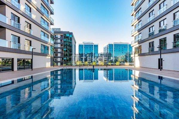 Apartments in a Complex with Pool in İzmir Bayraklı