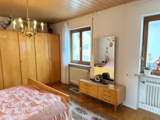 OG Schlafzimmer Bild 2 - Immobilien Baumeister Neu