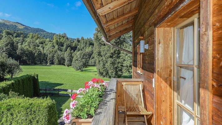 KITZIMMO-Alpenchalet in sonniger Ruhelage mit Kaiserblick - Immobilien Ellmau.