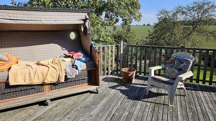 Balkon mit Strandkorb