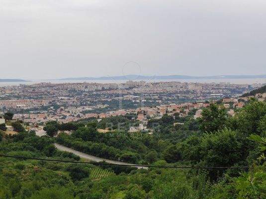 Bauland in ruhiger Lage nahe Split