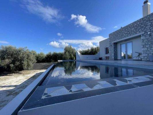 Kreta, Kamisiana: Moderne Villa mit Pool und Meerblick zu verkaufen