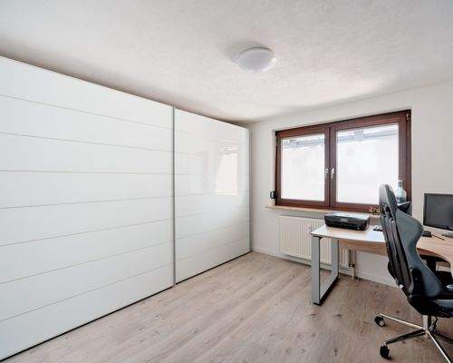 Büro oder Kinderzimmer