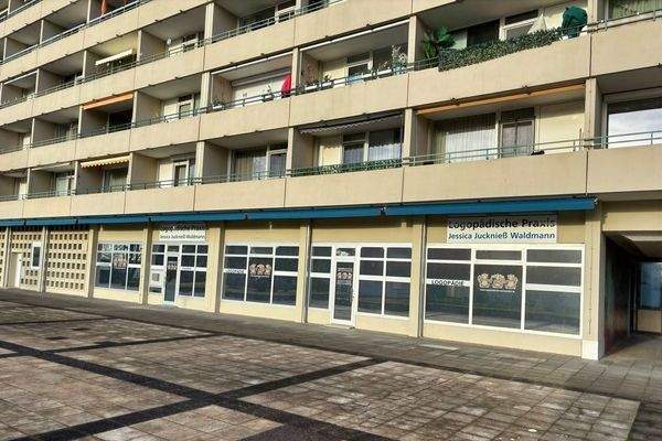 Schaufenster mit Eingangsbereich