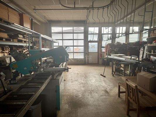 seitliche Torzufahrt