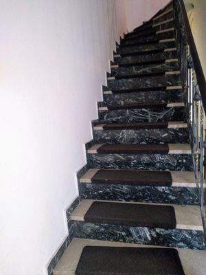 Treppenhaus zum 1. OG.jpg