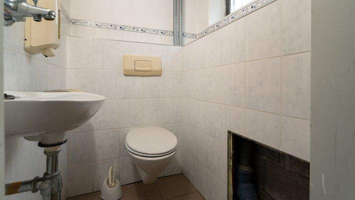 Keller Saunabereich WC