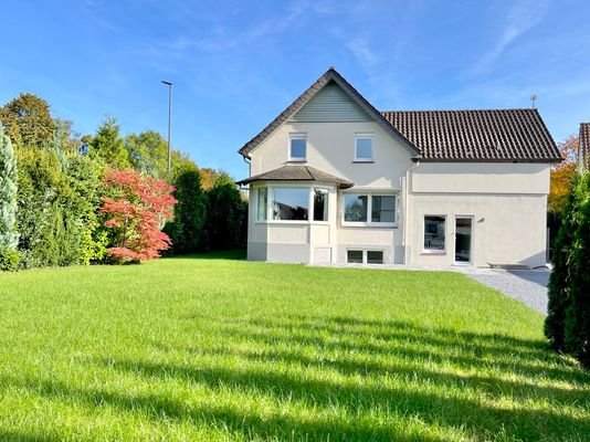 Einfamilienhaus mit großem Garten