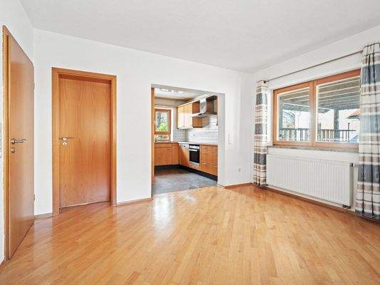 großzügiges Esszimmer