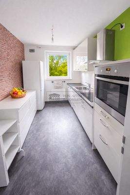 Küche mit Blick ins Grüne