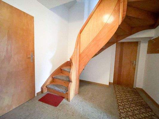 Treppe vom EG ins den Keller 