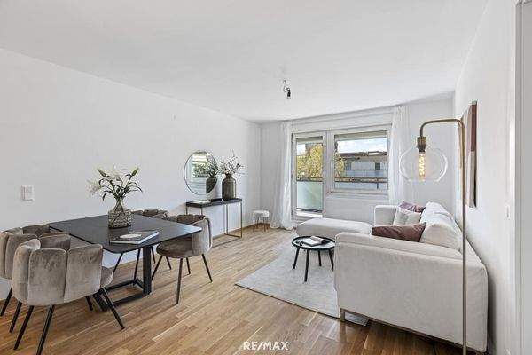 Wohnzimmer mit Ausgang auf 1. Terrasse