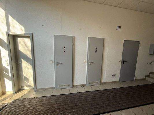 WC´s zu den Gewerbeflächen