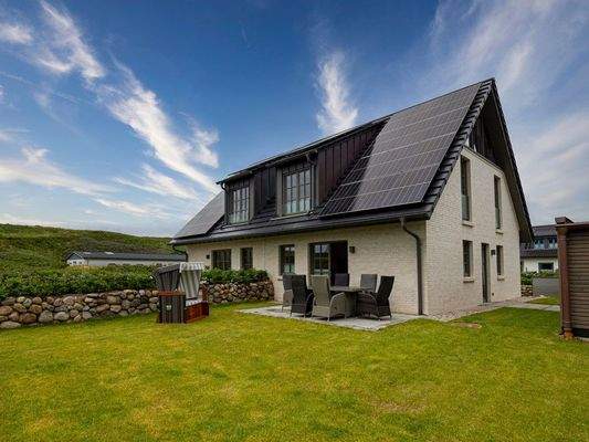 Hausansicht aus dem Garten