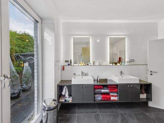 Badezimmer Ansicht 2