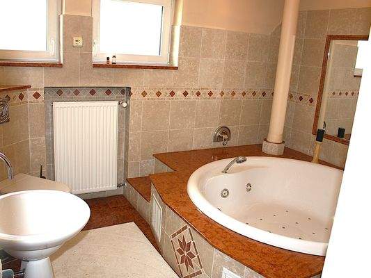 Wohnung OG Badezimmer