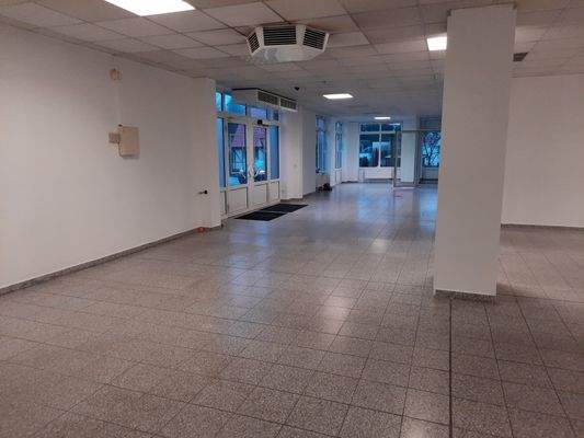 Verkaufsraum (3).jpg