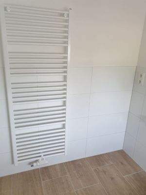 Gäste WC mit WM Anschluß und Platz für einen Trock