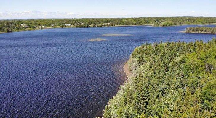 Cape Breton - Wunderschönes See-Ufer-Areal mit 7,7