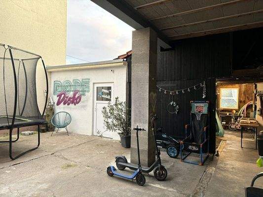 Kindergarage und Schuppen