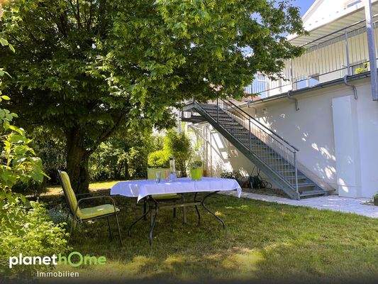 Außentreppe in den Garten