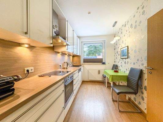 Küche inkl. EBK mit E-Geräten 