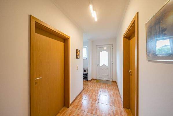 Einliegerwohnung l Flur