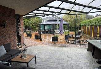 Terrasse vor Wohnzimmer