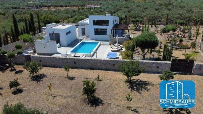 Kreta, Petrokefali: Villa mit Pool und großem Garten zu verkaufen