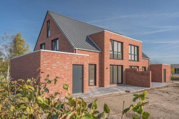 Doppelhaus, baugleich