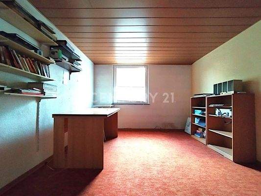 Das dritte Zimmer in Blickrichtung Straße