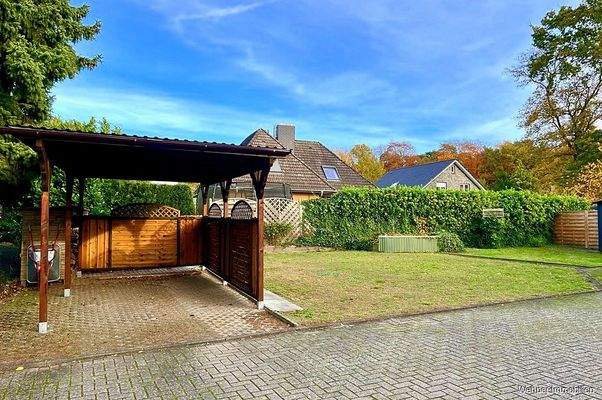 großer Einzelcarport