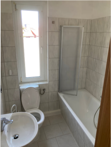 Gepflegte 2-Zimmer-Wohnung mit Einbauküche in Bad Kösen – 52 m² im 1. OG - Foto 3