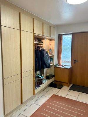 Flur mit Schranknische 