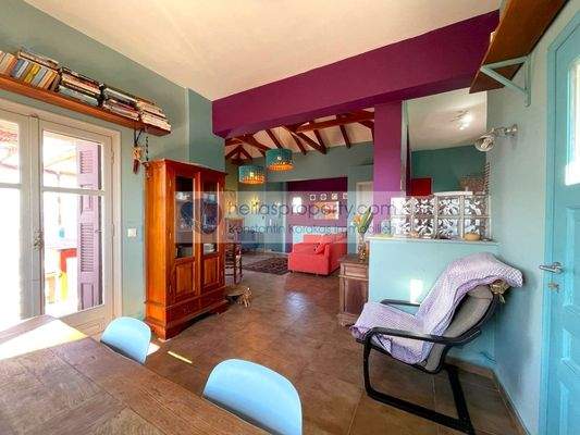 0de424e2b7b346bcad0bd187110064cf-original