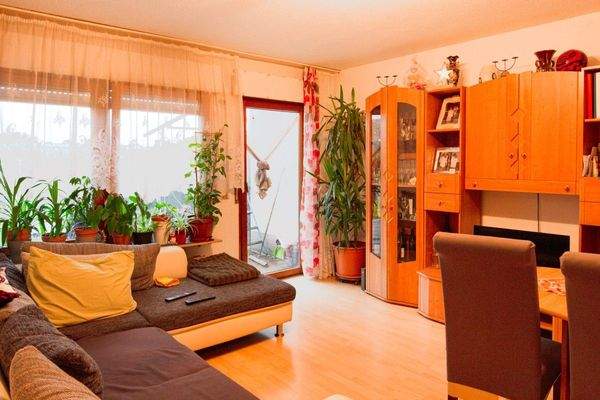 Wohn- Esszimmer mit Terrasse