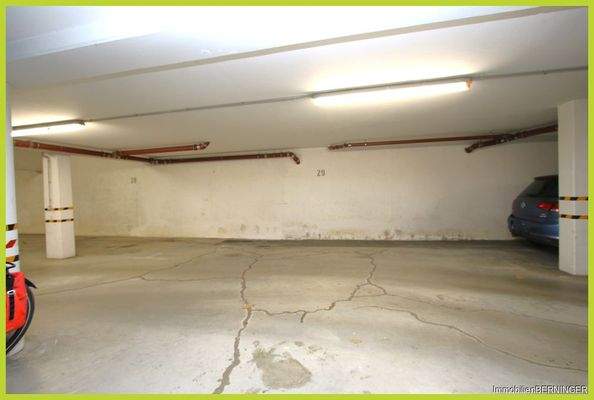 1-2 Tiefgaragenstellplätze