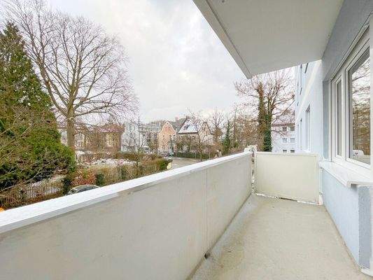 Großer Balkon mit schöner Aussicht