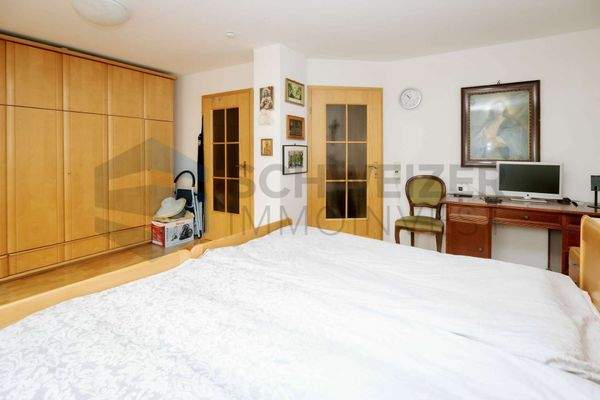 Großes Elternschlafzimmer