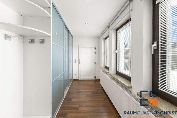 Zimmer 2 Zugang Halle