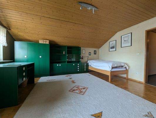 Zimmer mit Balkon im DG