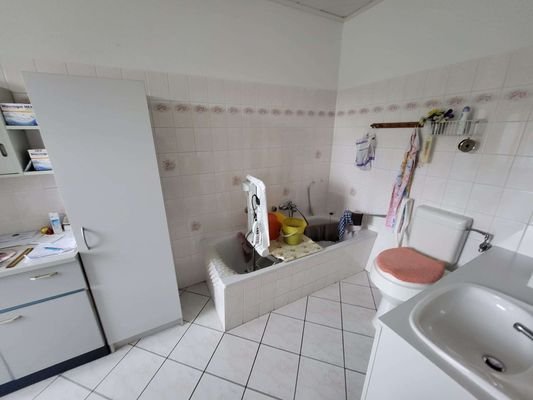 Badezimmer Wohnung DG